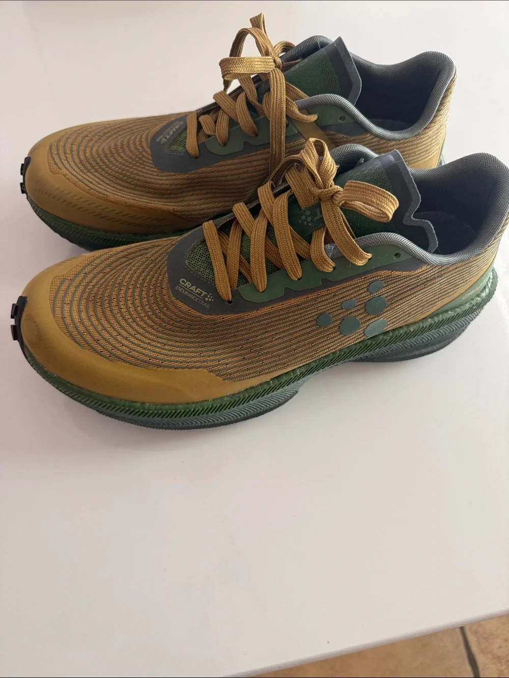 Craft Men’s Athletic Shoes — Tan and Olive Lace-Up Trainers